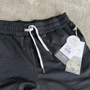 Vuori joggers in Black Heather